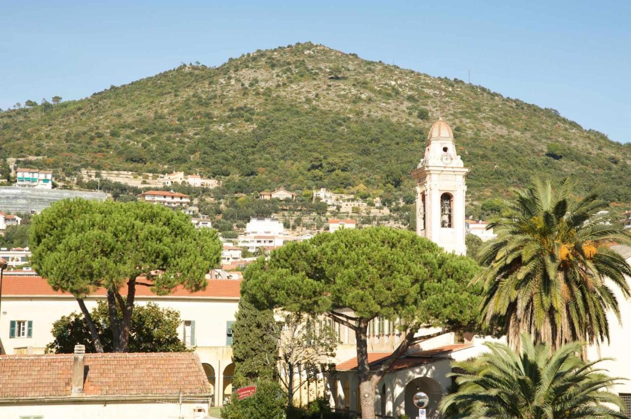 Cipriani 5 Rivieraholiday Pietra Ligure Εξωτερικό φωτογραφία