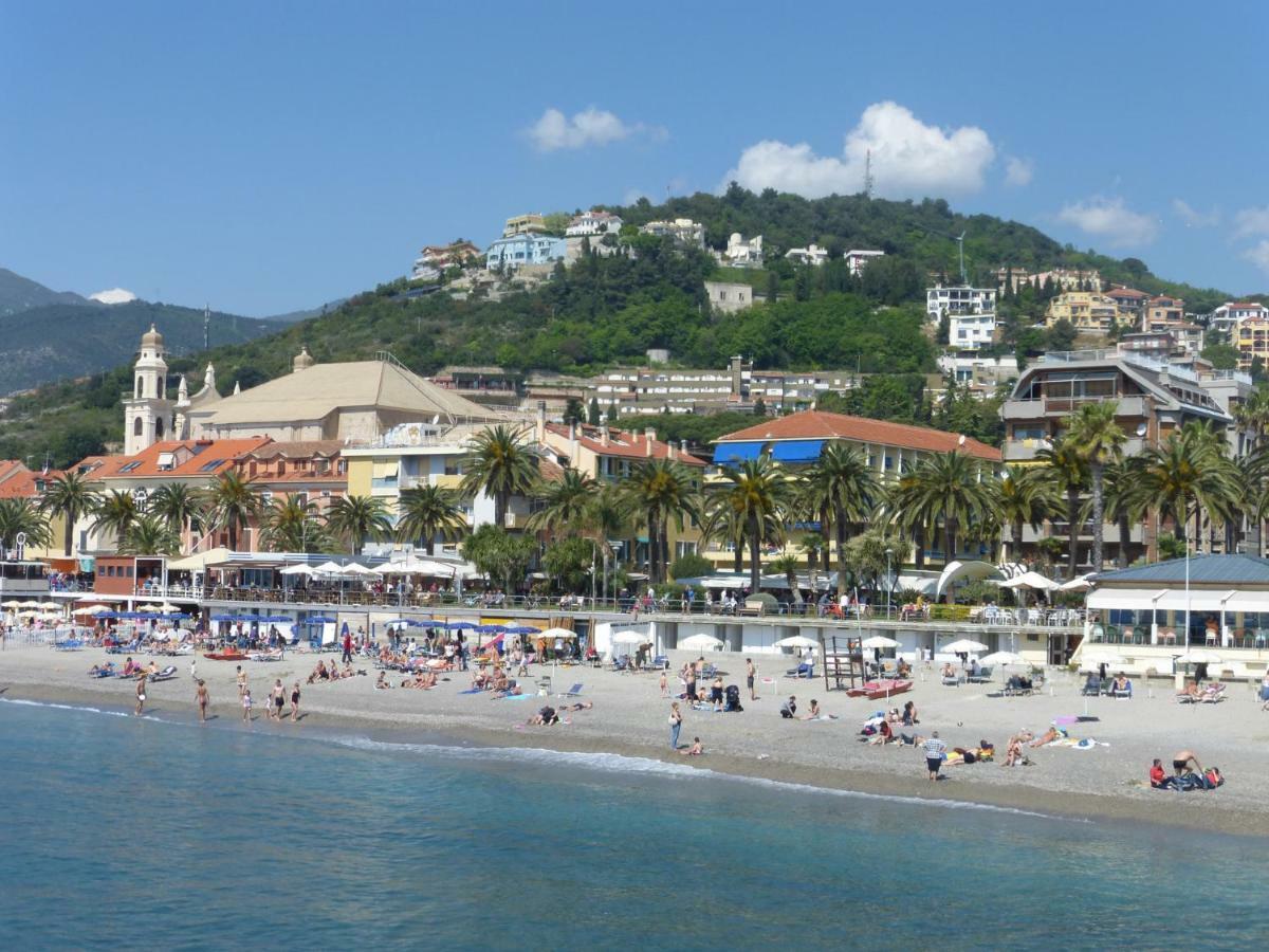 Cipriani 5 Rivieraholiday Pietra Ligure Εξωτερικό φωτογραφία